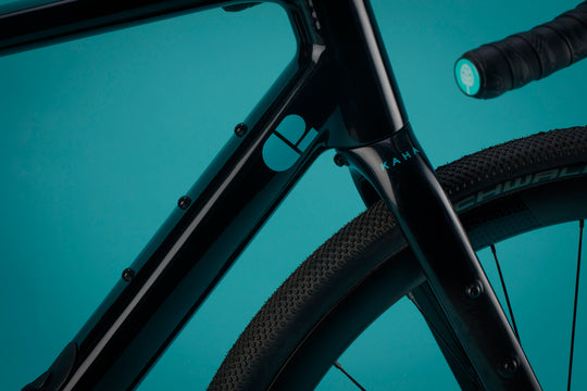Kaha: GLOSSY BLACK (TUAURIURI)