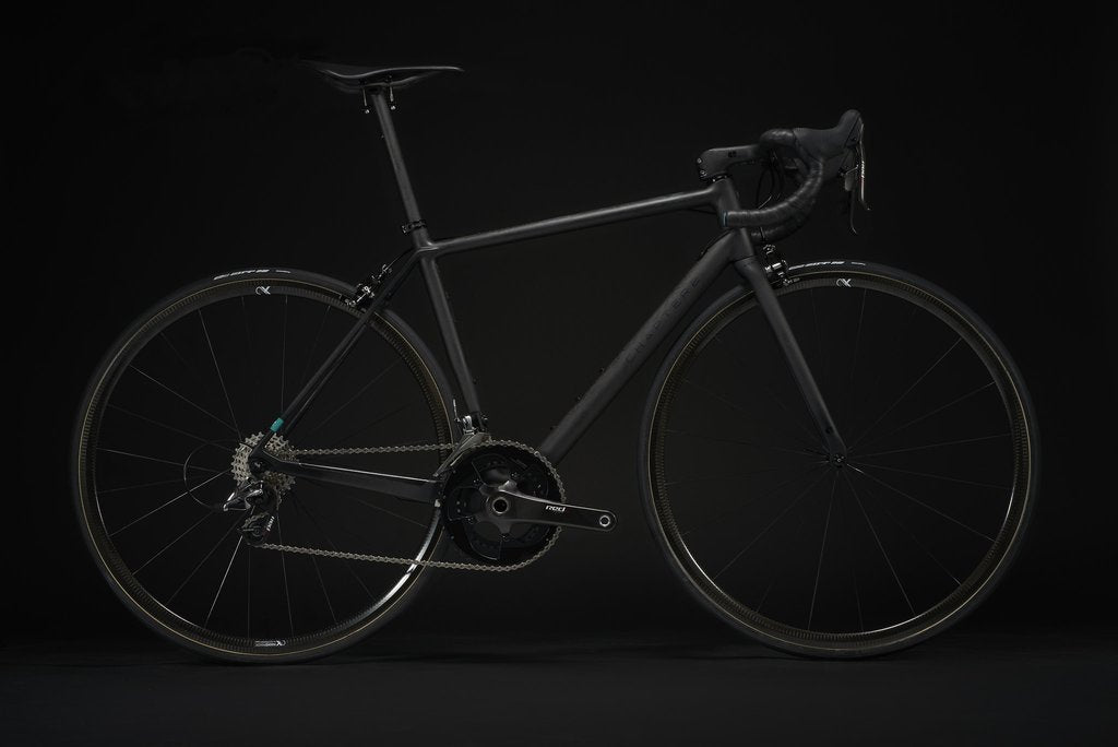 Huru: MATT + GLOSS BLACK