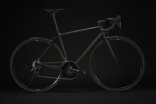 Huru: MATT + GLOSS BLACK
