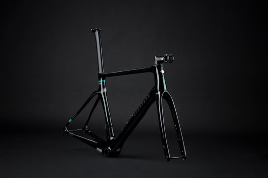 Rere RIM: GLOSS + BLACK TUHUA
