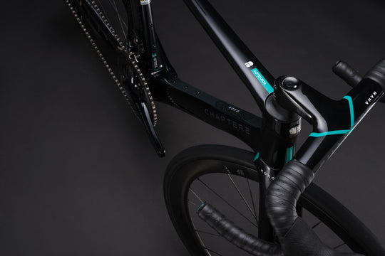 Koko: GLOSS BLACK (Tuhua)